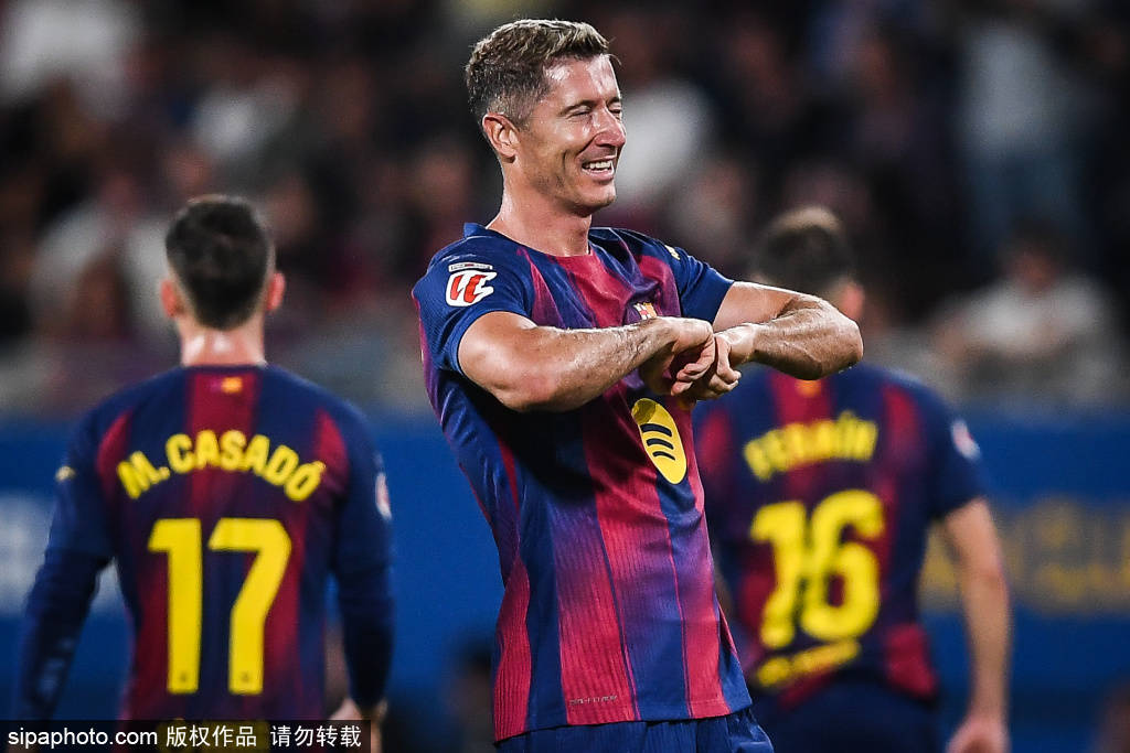 女足欧冠第二轮:巴萨与切尔西的强势表现引发战术讨论