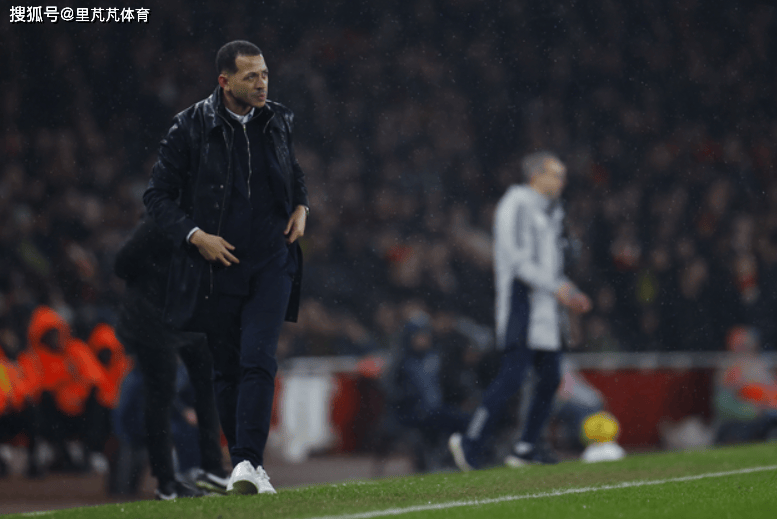 从“英雄”到“狗熊”:切尔西2-2利兹联,成了帕尔默的个人秀